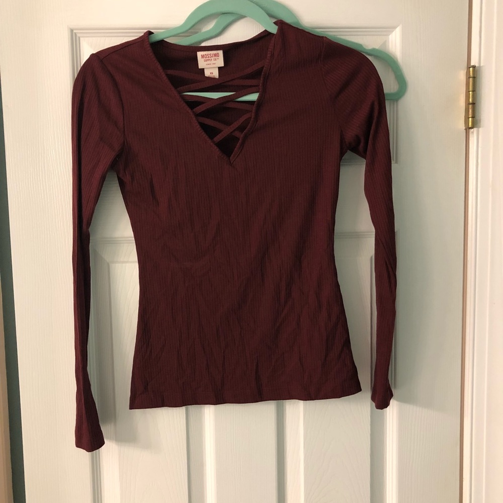 Maroon top, crossed in top, cute for this fall
